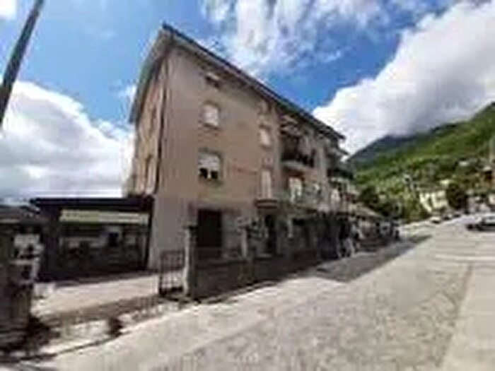 Casa trilocale in vendita in Tresivio Via Roma, Tresivio