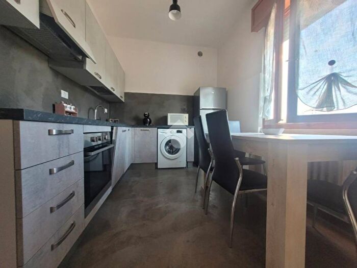 Appartamento quadrilocale in affitto in Via di teodolinda, Borgo Roma, Verona