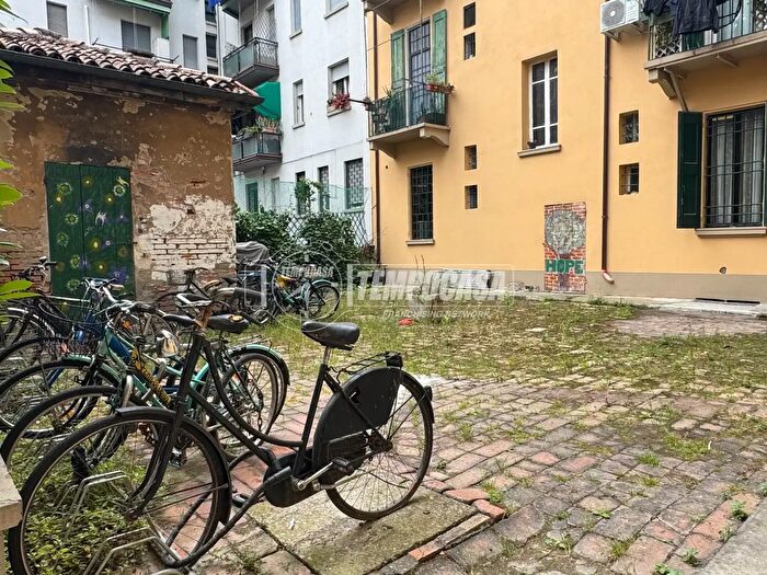 Appartamento bilocale in vendita in Via Libia, Bologna