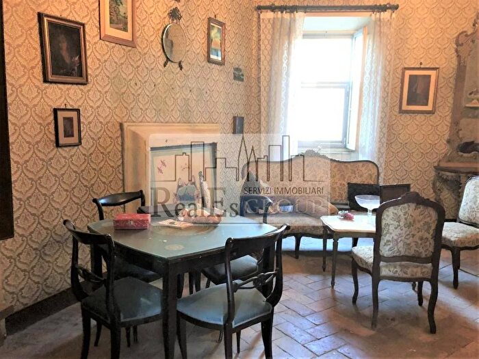 Casa con 14 locali in vendita in Via della Cappella Vejano, Vejano