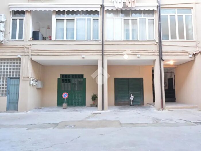 Appartamento trilocale in vendita in Via Anfiteatro, Santa Maria Capua Vetere