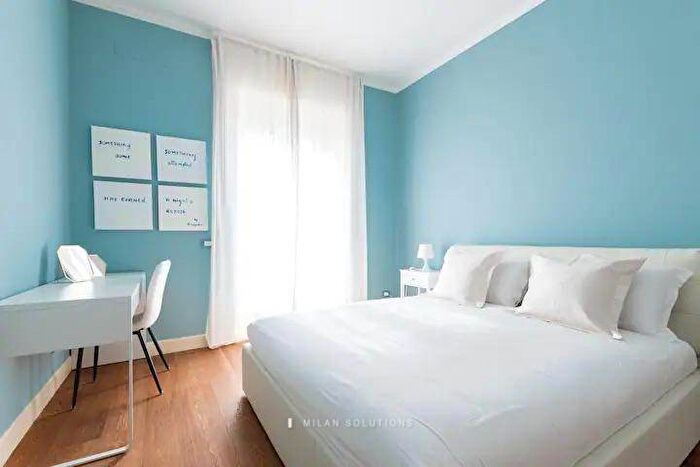 Appartamento trilocale in affitto in viale Emilio Caldara, Porta Romana Medaglie dOro, Milano