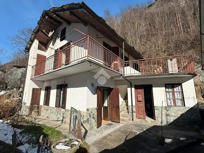 Casa trilocale in vendita in Frazione Guicciardera, Viu