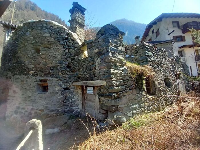 Casa con 5 locali in vendita in Nuarsaz, Antey Saint Andre