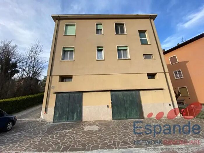 Casa con 6 locali in vendita in Alto Reno Terme