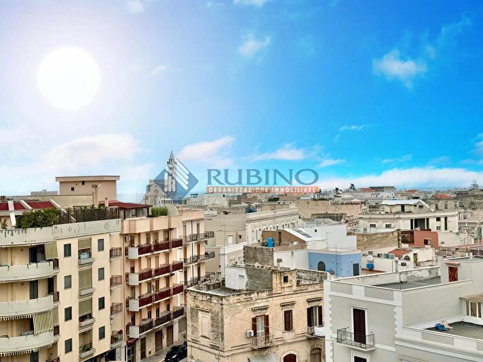 Appartamento con 5 locali in vendita in Trani