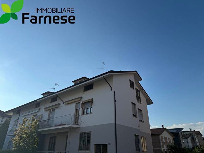 Casa con 6 locali in vendita in Via Vignola, Dante Cheope, Piacenza