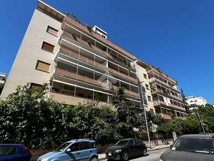 Appartamento con 5 locali in vendita in Via Veneto, Palermo
