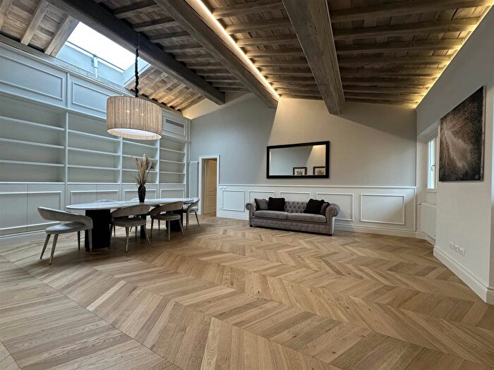 Appartamento con 5 locali in vendita in Firenze, Firenze