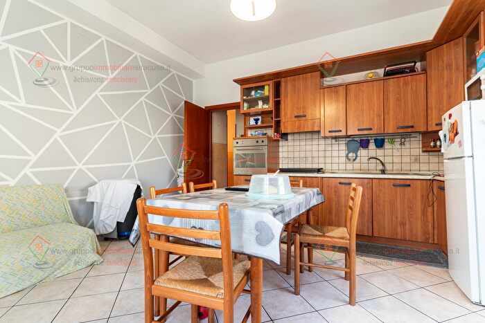 Appartamento con 5 locali in vendita in Siracusa