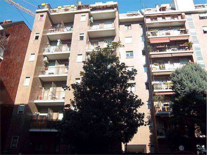 Appartamento bilocale in affitto in via maiocchi, Morgagni, Milano