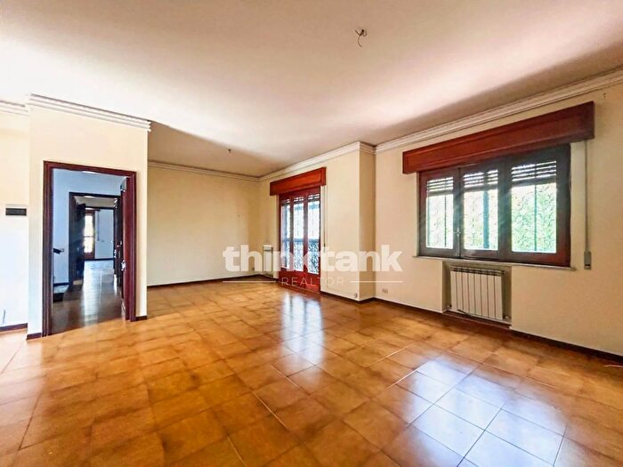 Casa con 8 locali in vendita in Via Pietro Antonelli Snc, Catania