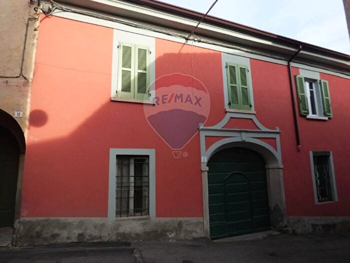 Appartamento con 7 locali in vendita in Libertà, Casalzuigno