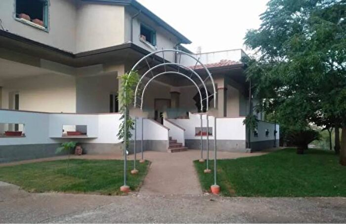 Casa quadrilocale in vendita in Via Pecoraro, Malvito