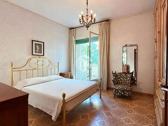 Appartamento trilocale in vendita in Via Fonte Buono, Roma
