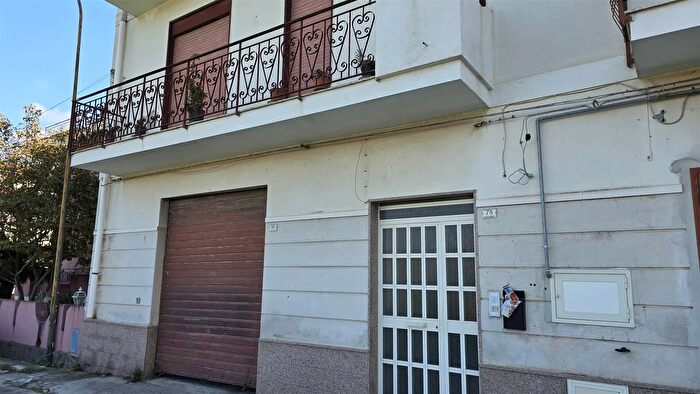 Appartamento con 5 locali in vendita in Vai Saia Casa Bianca Barcellona Pozzo di Gotto, Barcellona Pozzo Di Gotto