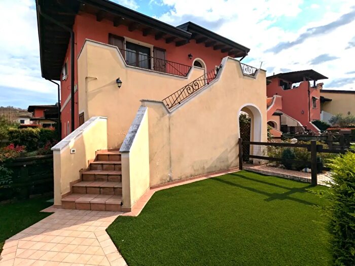 Appartamento trilocale in vendita in Via Carnighe, Villanuova Sul Clisi