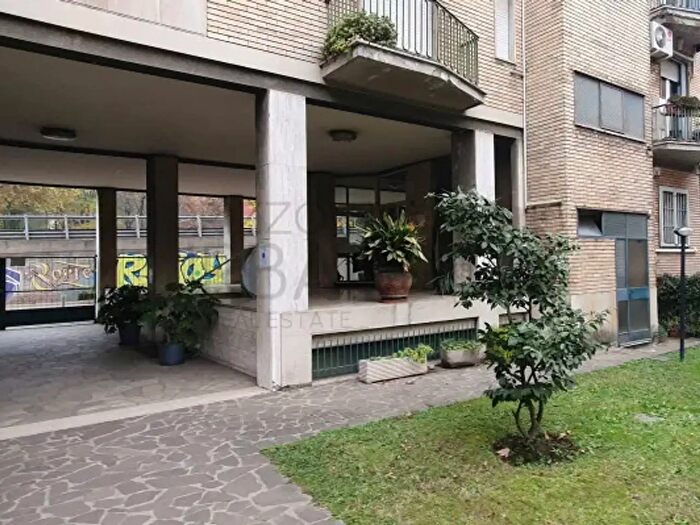 Appartamento bilocale in vendita in Viale Renato Serra, Milano