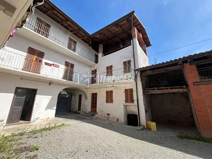 Casa con 5 locali in vendita in Via Balbo, Torre Canavese