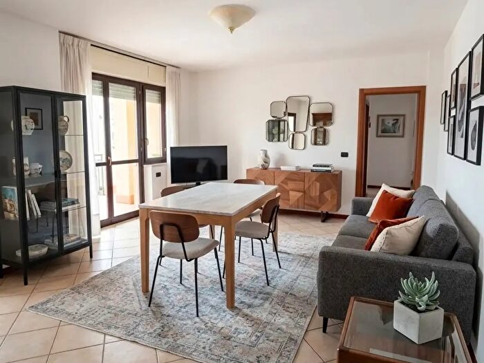 Appartamento trilocale in vendita in Via Campania, Terni