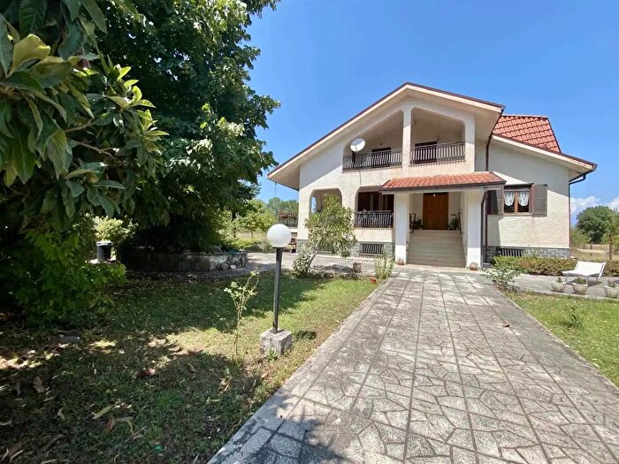 Casa con 12 locali in vendita in Ceprano