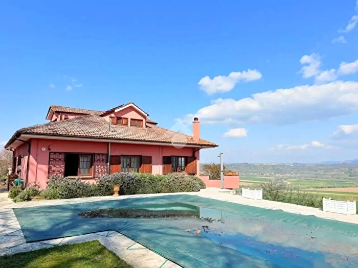 Casa con 11 locali in vendita in Contrada S Angelo, Ponzano Romano