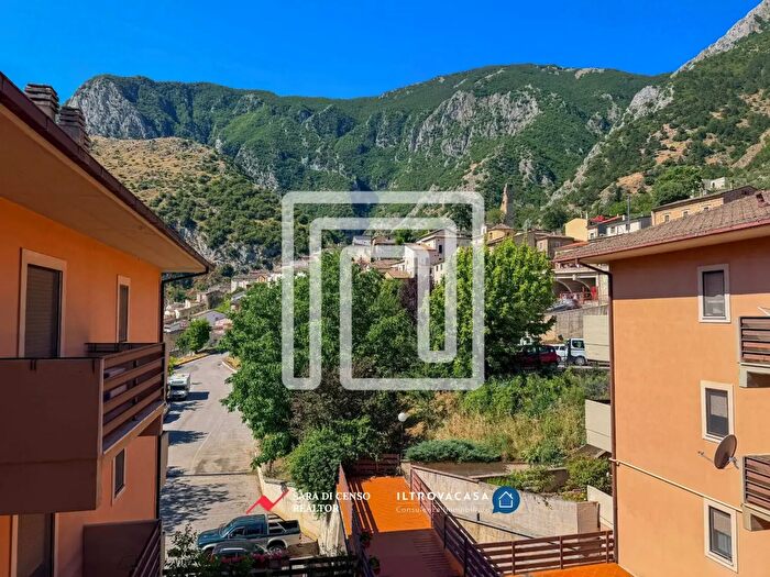 Appartamento trilocale in vendita in Via Colonna, Anversa Degli Abruzzi