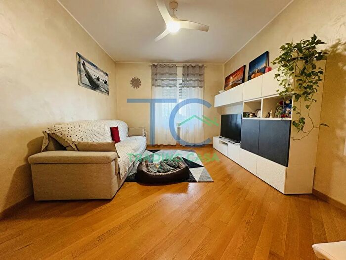 Appartamento trilocale in vendita in Via Francesco Crotti, Piacenza