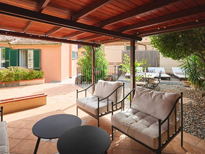 Casa con 6 locali in vendita in Via B Gazzoli, Pugliola Solaro, Lerici