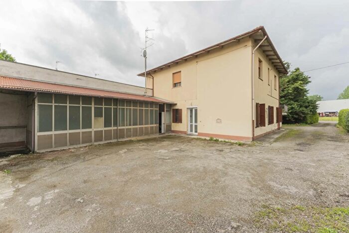 Casa con 5 locali in vendita in Via Provinciale, Galliera