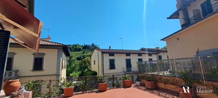 Appartamento con 6 locali in vendita in Via Cesare Battisti, Greve In Chianti