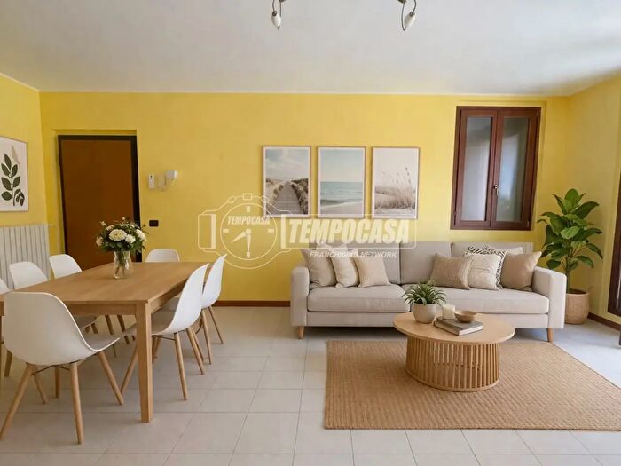 Appartamento trilocale in vendita in Via Dr Ercole Bonfanti, Robbiate