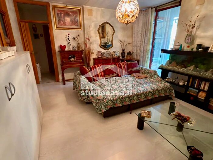 Appartamento trilocale in vendita in Via Carducci, Melzo