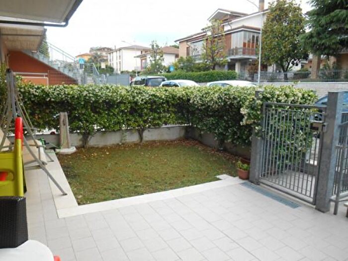 Appartamento con 5 locali in vendita in Via Montegrappa, Jesi