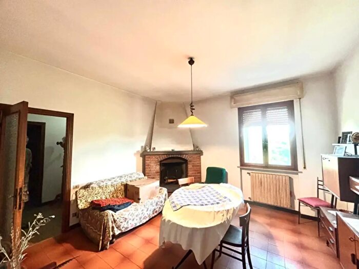 Casa con 5 locali in vendita in Cascina