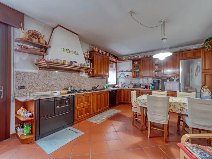Casa con 5 locali in vendita in Via Francesco Petrarca, Rubano