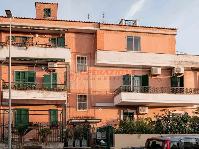 Appartamento quadrilocale in vendita in Via Gabriella degli Esposti, Roma