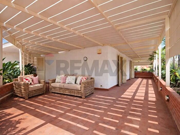 Appartamento con 5 locali in vendita in Viale Jannuzzo, Giardini Naxos