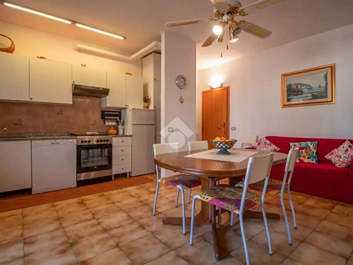 Appartamento trilocale in vendita in Via Pinarella, Cervia