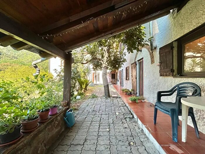 Casa con 7 locali in vendita in Via S Bartolomeo del Bosco, Savona