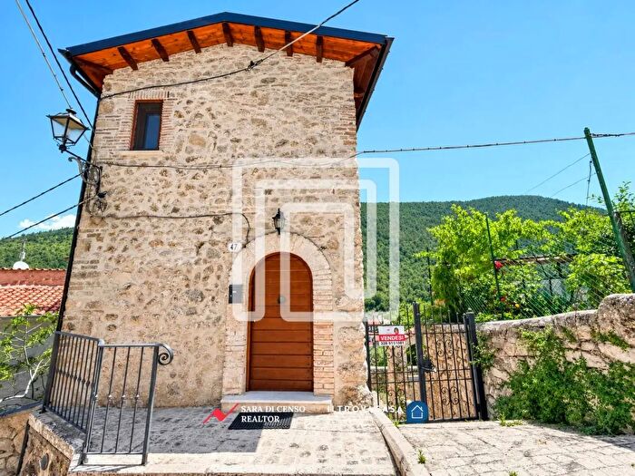 Casa quadrilocale in vendita in Via Grande, Introdacqua