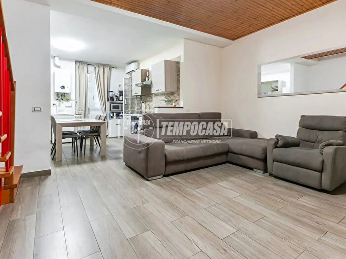 Appartamento trilocale in vendita in Via XXIV Maggio, Cormano