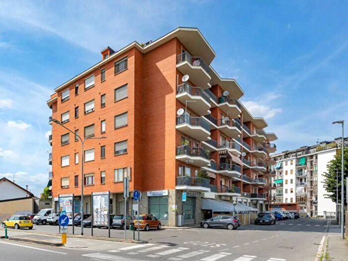 Appartamento trilocale in affitto in Via Carignano, Semicentro, Vinovo