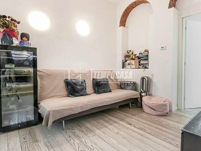 Appartamento trilocale in vendita in Via Carmagnola, Milano