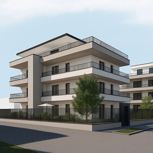 Appartamento con 6 locali in vendita in Seregno