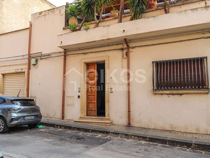 Appartamento con 6 locali in vendita in Via Amerigo Vespucci, Noto