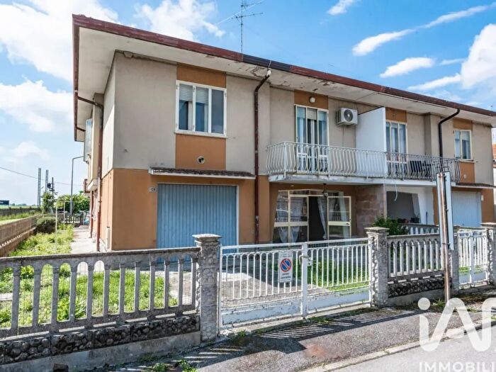 Casa con 5 locali in vendita in Via Savonarola, Fiscaglia
