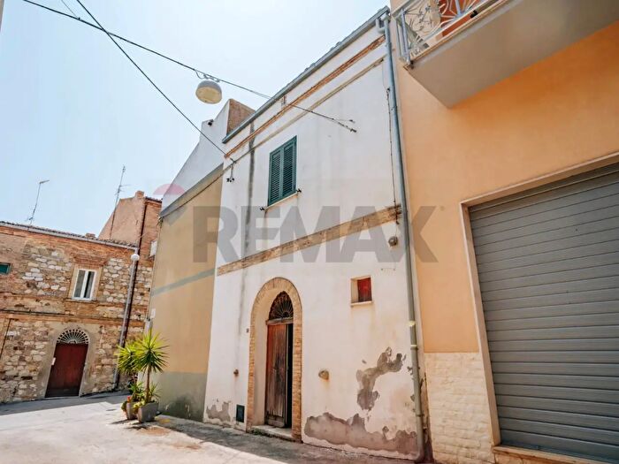 Casa con 5 locali in vendita in Cupello