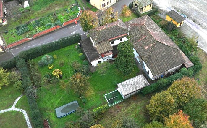 Casa con 14 locali in vendita in Frazione Ceppeda, Ossago Lodigiano