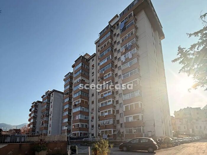 Appartamento quadrilocale in vendita in Via Maria Accascina, Palermo